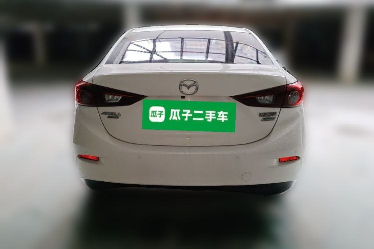 Used Mazda 3 Axela 2016 Sedan 1.5L Manual Luxury Model