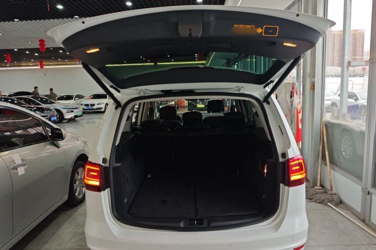 Used Volkswagen Sharan 2018 380TSI Luxury 7-Seater
