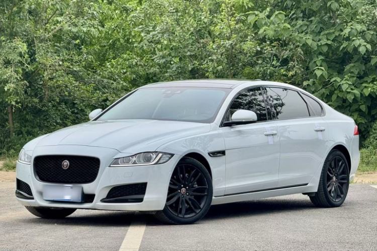 Used Jaguar XFL 2020 XFL 2.0T P200 Two-Wheel-Drive Rally Flag Edition