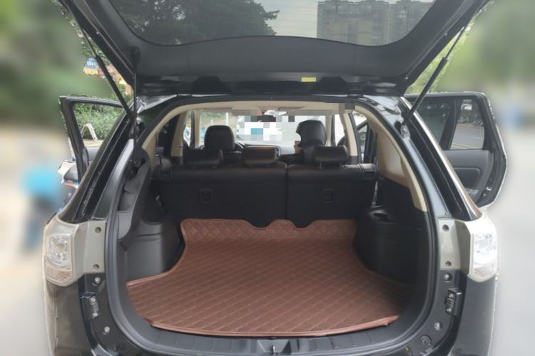 Used Mitsubishi Outlander 2014 2.4L 4x4 Deluxe Value Edition 5 Seats Trunk