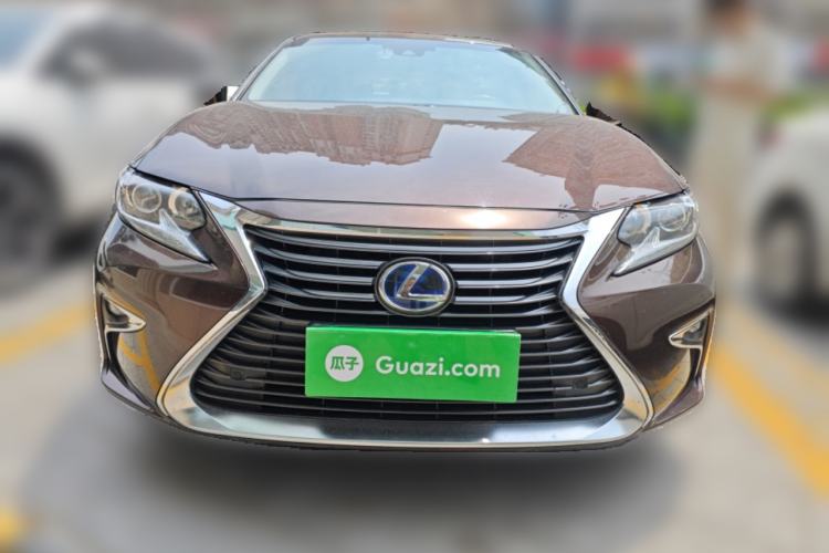 Used Lexus ES 2015 300h Comfort Edition

