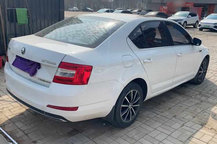 Used Skoda Octavia 2017 1.6L Automatic Smart Drive Edition
