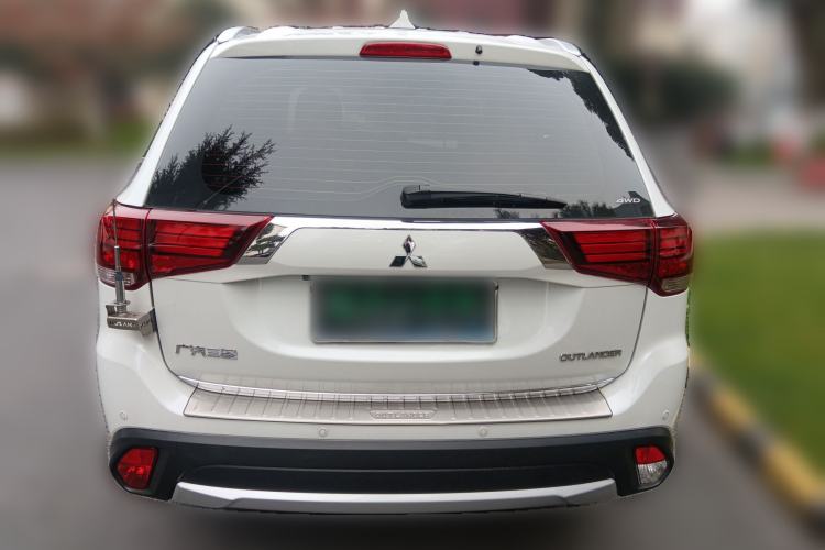 Used Mitsubishi Outlander 2018 2.4L 4x4 Prestige Edition 7 Seats Rear