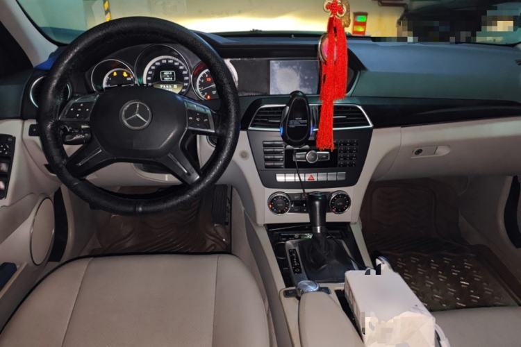 Used Mercedes-Benz C-Class 2010 C 180K Classic model Center Console