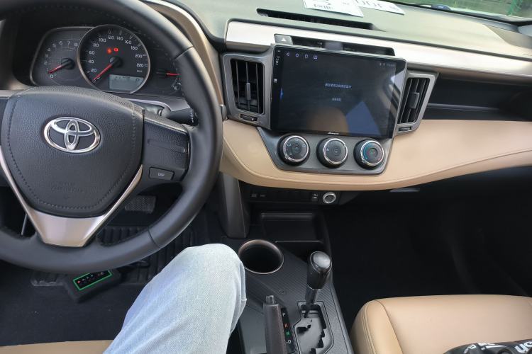 Used Toyota RAV4 2015 2.0L CVT Two-Wheel Drive Urban Edition
