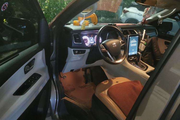 Used Huasong 7 2017 2.0T Automatic Elite Edition
