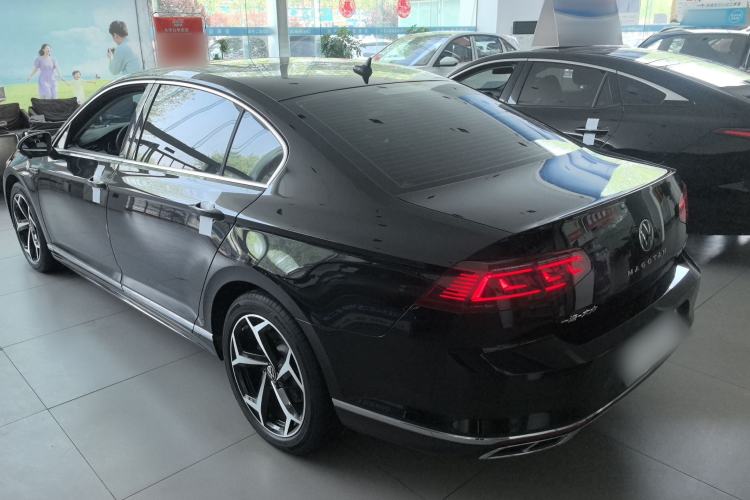 Used Volkswagen Magotan 2023 2 Million Units Commemorative Edition 330TSI DSG Luxury Version Rear Left 45 Deg