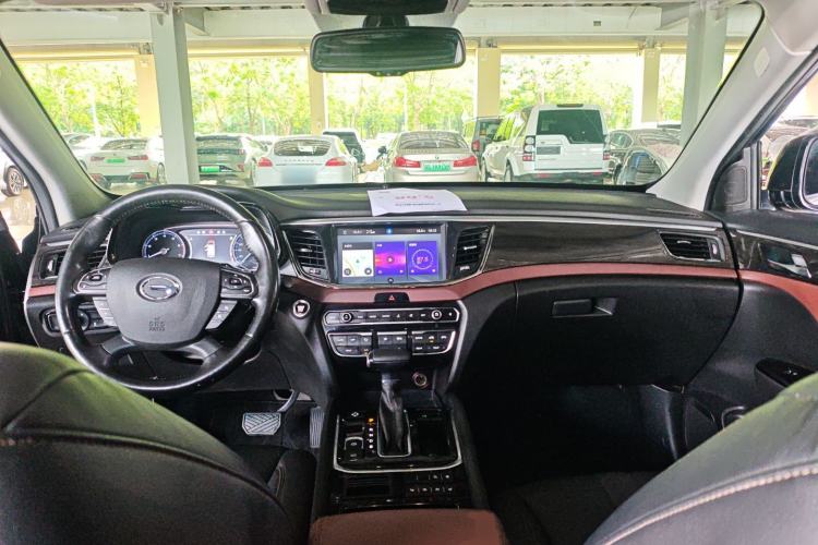 Used GAC Trumpchi GS8 2017 320T Two-Wheel Drive Luxury Smart Connectivity Version (7 Seats)