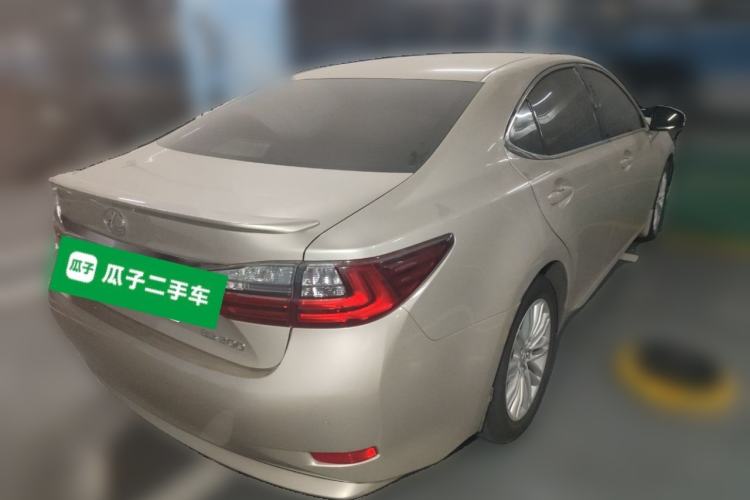 Used Lexus ES 2015 200 Elite Edition Rear Right 45 Deg