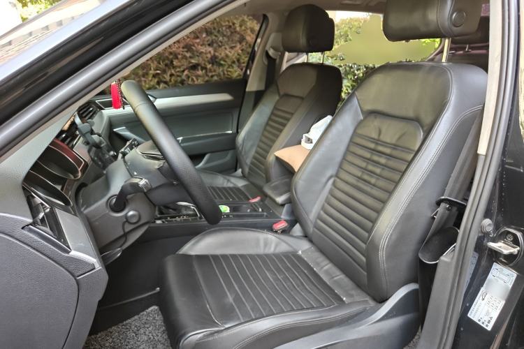 Used Volkswagen Magotan 2018 330TSI DSG Advanced Model
