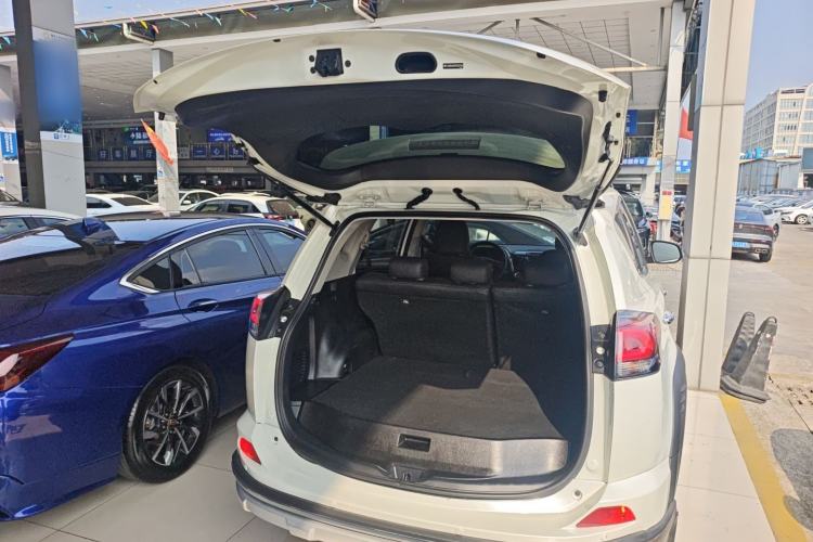 Used Toyota RAV4 2019 2.0L CVT Two-Wheel Drive Fashion X Limited Edition China VI Standard