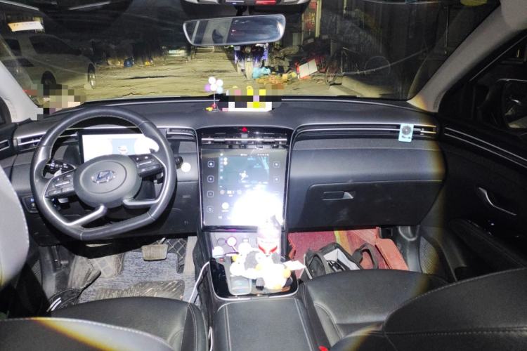 Used Hyundai Tucson 2023 Tucson L 1.5T Automatic Two-Wheel Drive LUX Prestige Edition Center Console