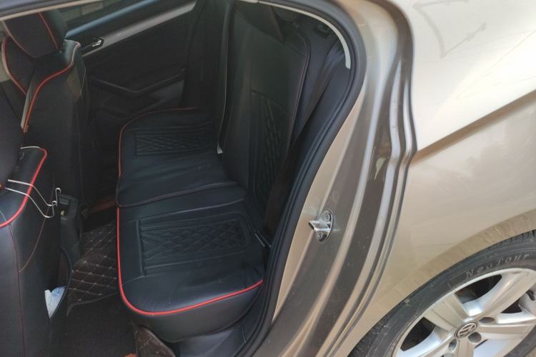 Used Volkswagen Lamando 2015 230TSI DSG Fashion Edition
