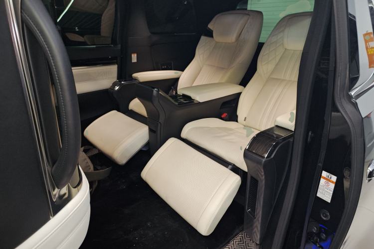 Used Lexus LM 2020 300h Seven-Seat Elegant Edition
