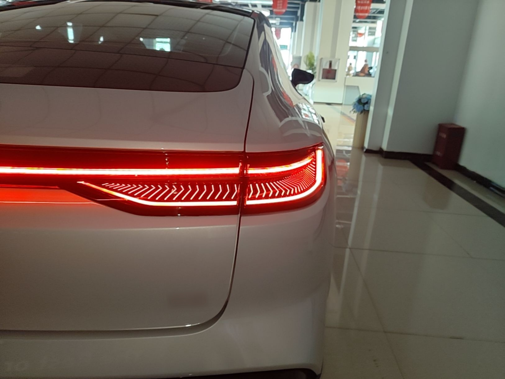 Geely Galaxy E8 2024 550 km Range Rear-Drive Dragon Edition — снимка 9