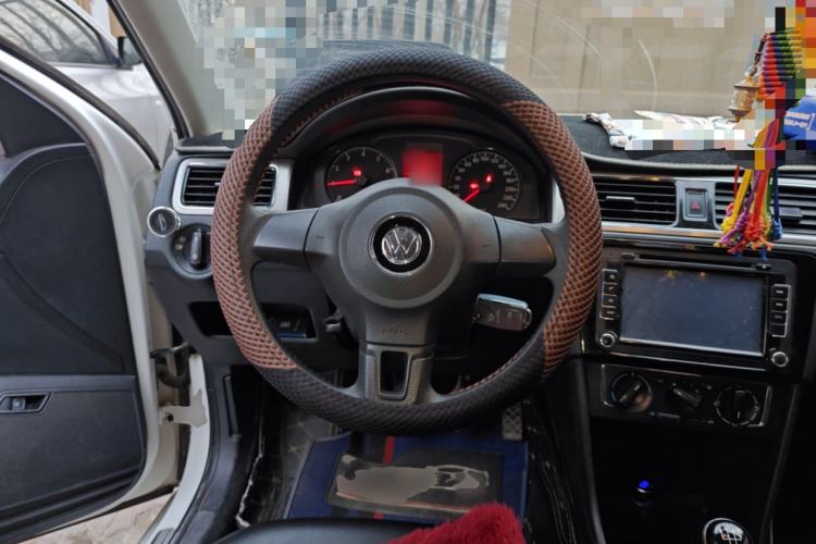 Used Volkswagen Santana 2015 1.6L Manual Comfort Edition
