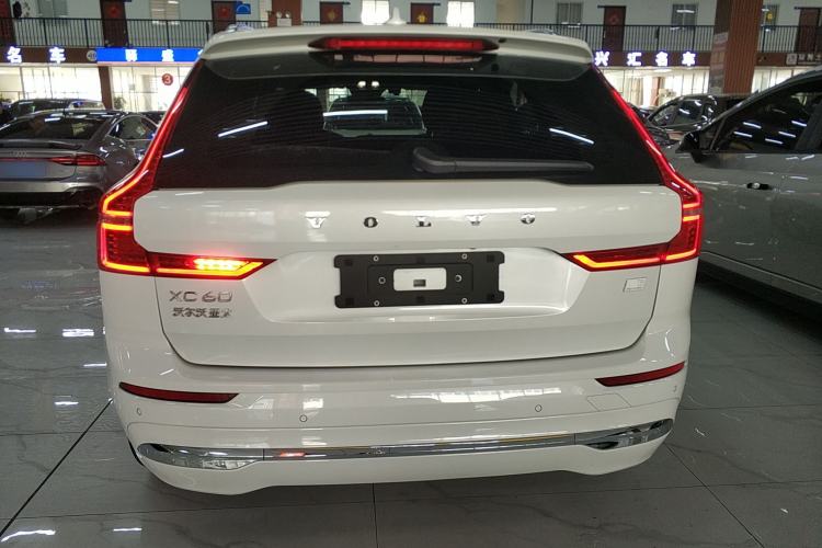 Used Volvo XC60 New Energy 2024 T8 Plug-in Hybrid Long-Range All-Wheel Drive Smart Luxury Edition
