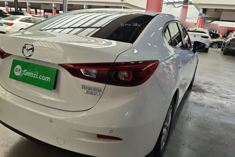 Used Mazda 3 Axela 2019 Cloud-Controlled Sedan 1.5L Automatic Luxury Model China VI Standard Right Rear Taillight
