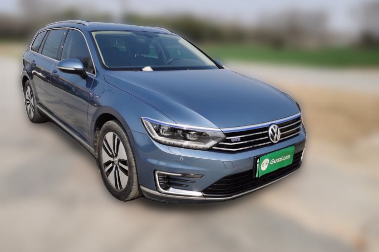 Used Volkswagen Variant New Energy 2019 GTE model Front Right 45 Deg