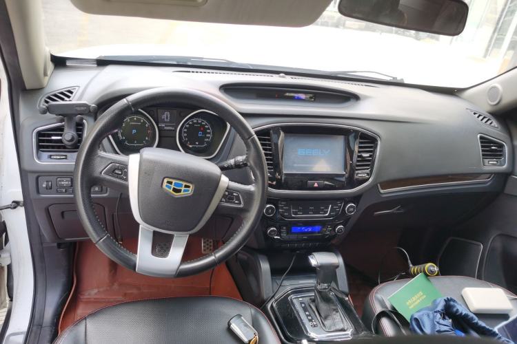 Used Geely Auto GX7 2015 Sports Edition 2.0L Automatic Luxury Upgrade Version China V Standard
