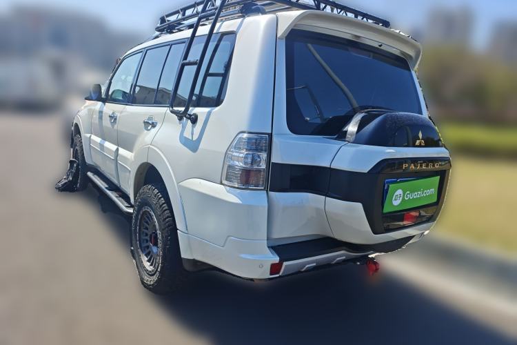 Used Mitsubishi Pajero 2017 V97 3.8L 5-Door GLS Model with Sunroof – Middle East
