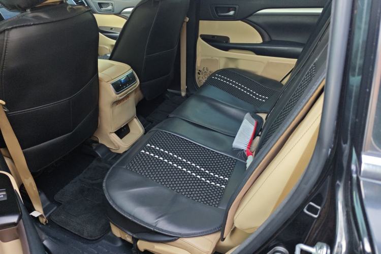 Used Toyota Highlander 2018 2.0T Four-Wheel Drive Elite Edition 7 Seats China V Standard Left Rear Seat