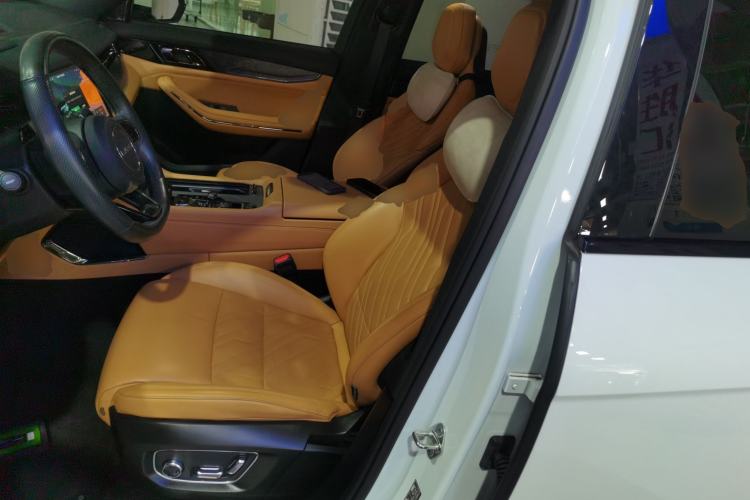 Used Lynk & Co 09 2021 2.0T Halo Six-Seater