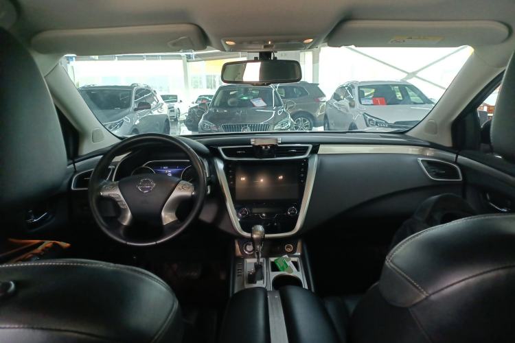 Used Nissan Murano 2019 2.5L XL Two-Wheel Drive Smart Connect Luxury Edition China VI Standard Center Console