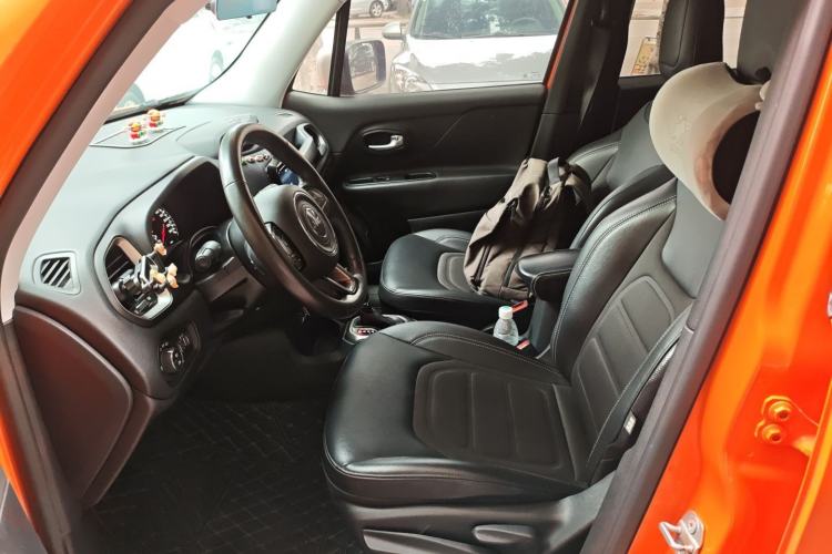 Used Jeep Renegade 2019 220T Automatic Elite Edition Left Front Seat