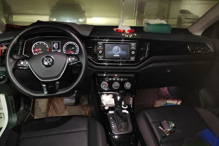 Used Volkswagen T-ROC 2018 280TSI DSG Two-Wheel-Drive Comfort Version China V Standard Center Console