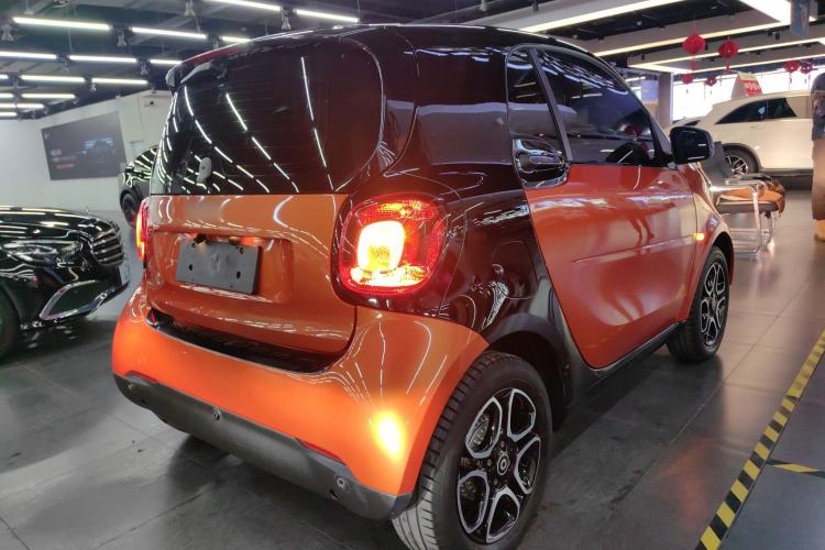 Used smart fortwo 2019 0.9T 66kW Hardtop Wind Power Edition China VI Exterior 5