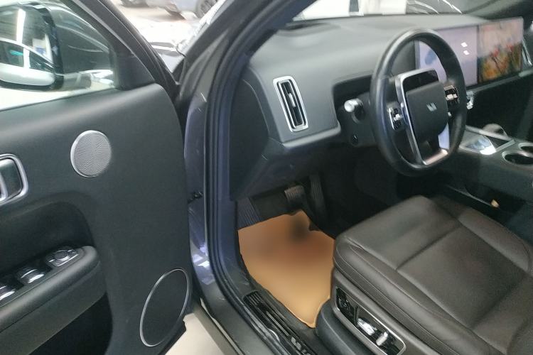 Used Li Auto L8 2023 Pro Model
