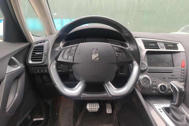 Used DS 5 2014 1.6T Luxury Edition THP200
