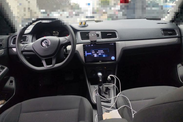 Used Volkswagen Lavida 2018 Classic 1.5L Automatic Fashion Edition China VI Standard Center Console