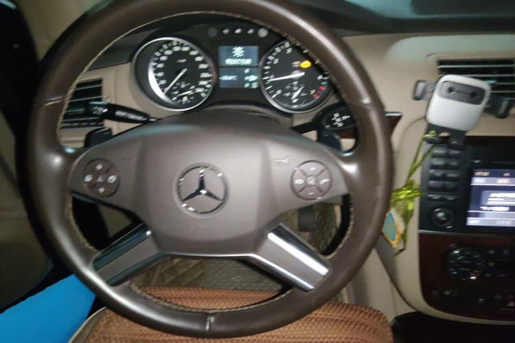 Used Mercedes-Benz R-Class 2010 R 350 L 4MATIC Steering Wheel