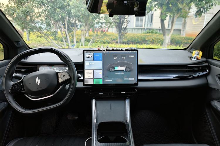 Used Livan 7 2023 450 km – Chasing Clouds