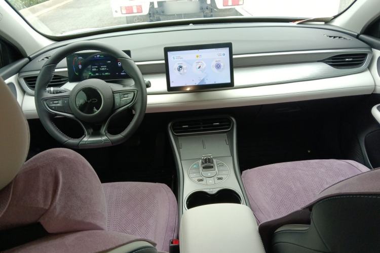 Used BYD Seal 05 DM-i 2025 DM-i Smart Drive 55KM Luxury Model Center Console