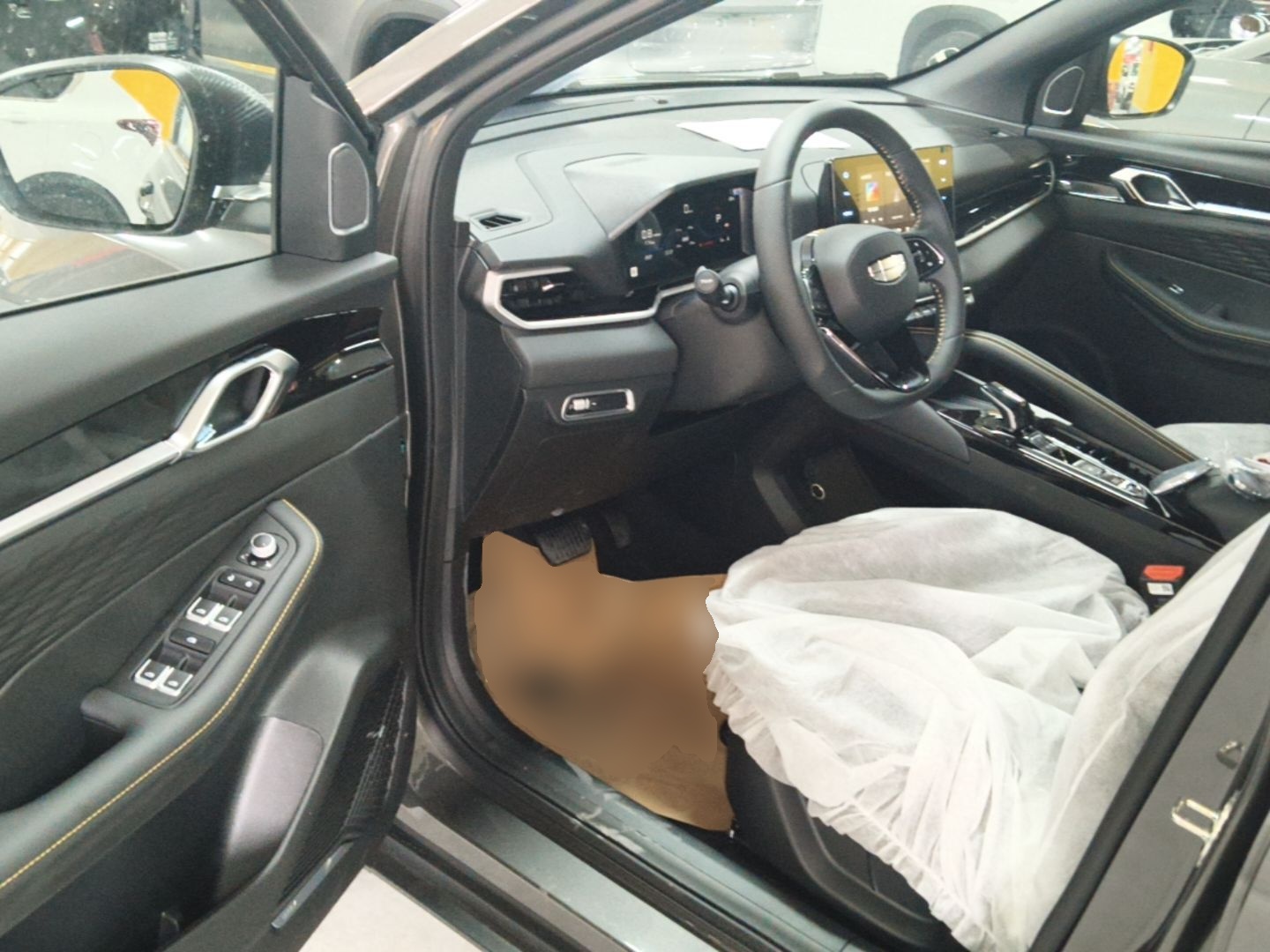 Geely Auto Coolray 2025 Bin Yue L 1.5TD DCT Beyond Edition — снимка 18