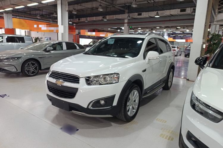 Used Chevrolet Captiva 2015 2.4L 4x4 Flagship Edition 7-Seater