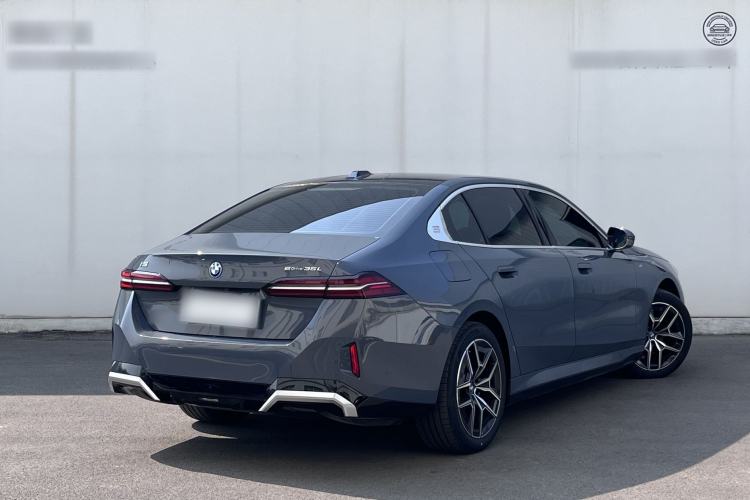 Used BMW i5 2024 eDrive 35L M Sport Package Exterior 4