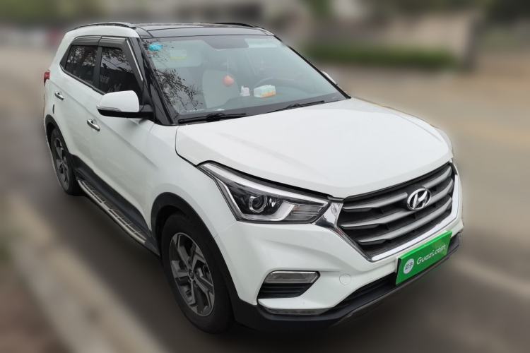 Used Hyundai ix25 2017 1.6L Automatic Smart Version Front Right 45 Deg