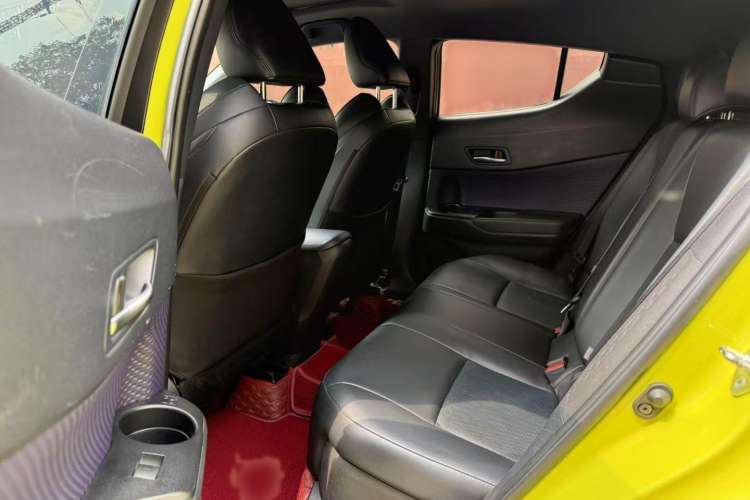 Used Toyota C-HR 2020 2.0L Leading Edition Interior 4