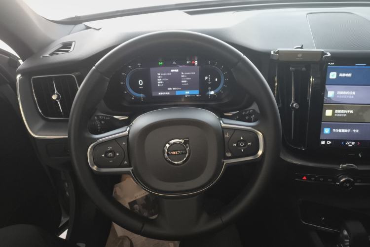 Used Volvo XC60 2023 B5 4x4 Smart Luxury Edition Center Console