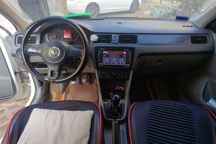 Used Volkswagen Santana 2015 1.6L Manual Fashion Edition