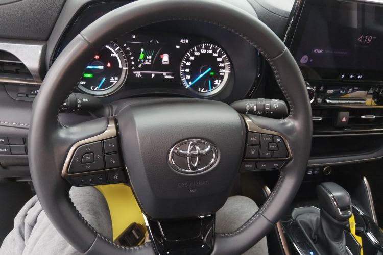 Used Toyota Highlander 2023 2.5L Smart Electric Hybrid Dual-Engine 4x4 Knight Edition 7 Seats