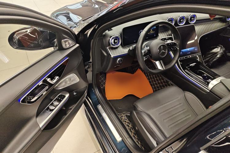 Used Mercedes-Benz C-Class 2023 Restyled C 260 L Night Edition Sports Version Driver Seat