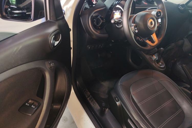Used smart forfour 2018 0.9T 66 kW Pioneer Edition
