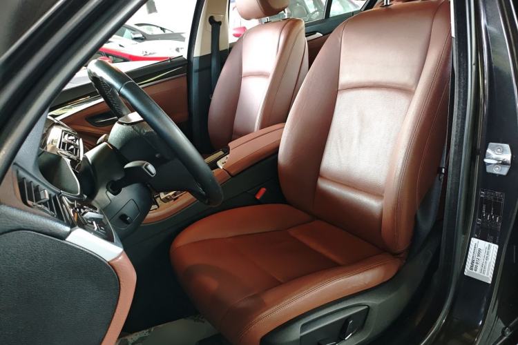 Used BMW 5 Series 2014 525Li Leading Model
