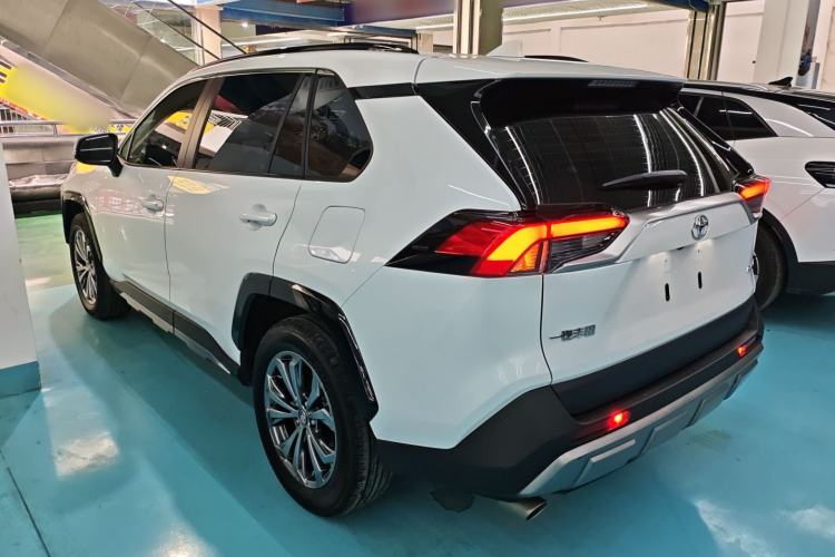 Used Toyota RAV4 2024 2.0L CVT Two-Wheel Drive Fashion Plus Edition
