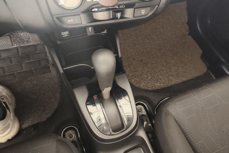 Used Honda Fit 2018 1.5L CVT Comfort Version Interior 5